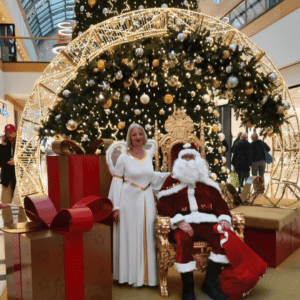 Engel und Weihnachtsmann als Walking Act in den Riem Arcarden München